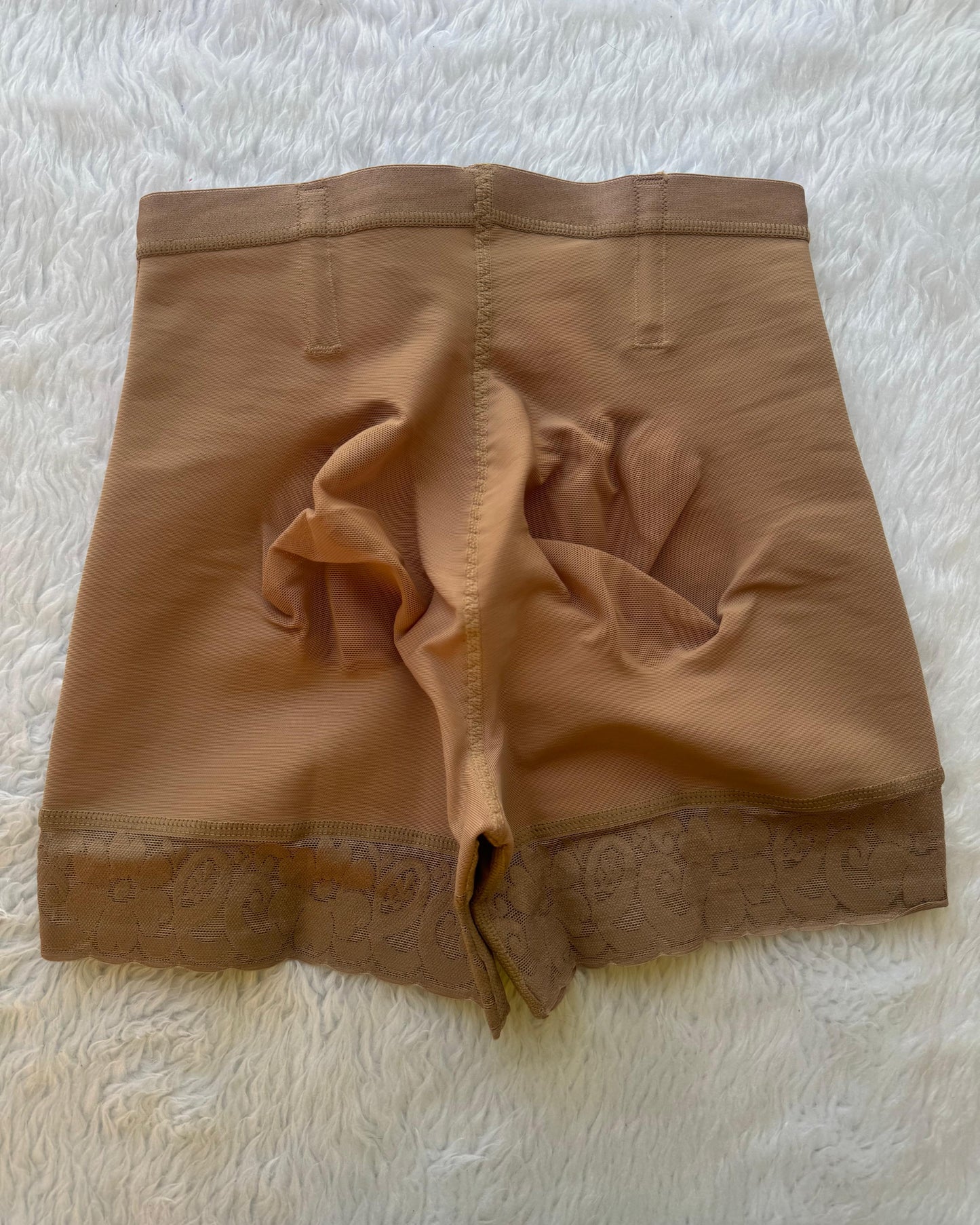Short faja invisible